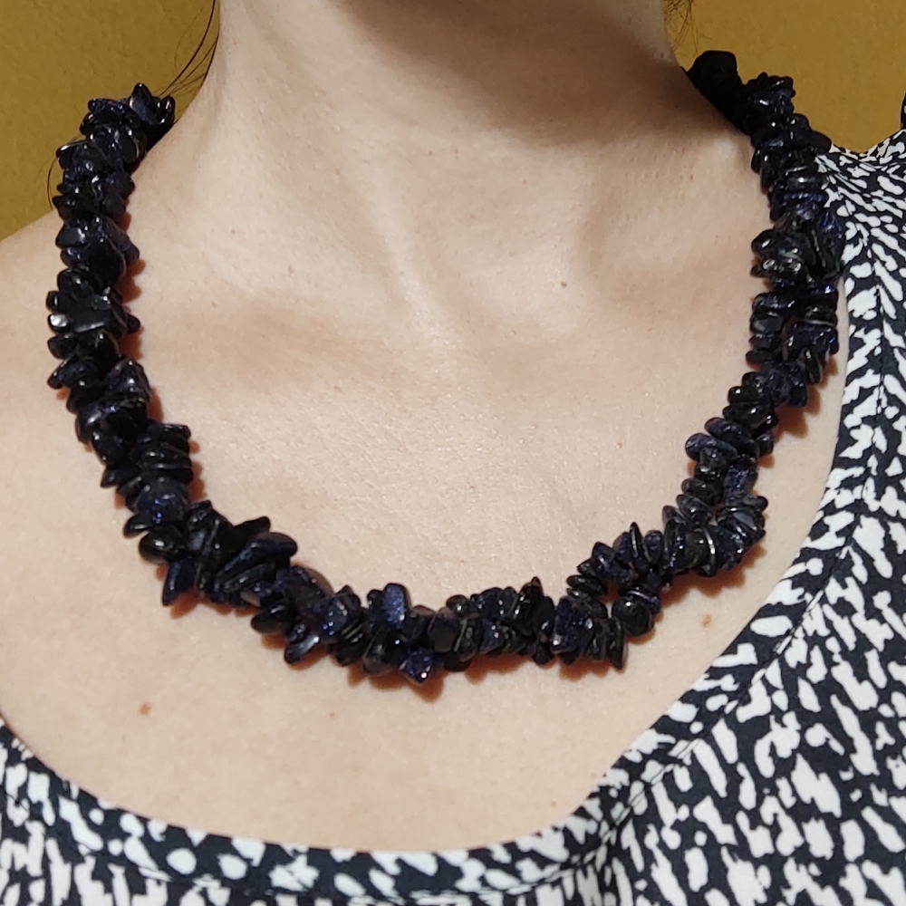 Beautiful stone necklace - Picture 2 of 4